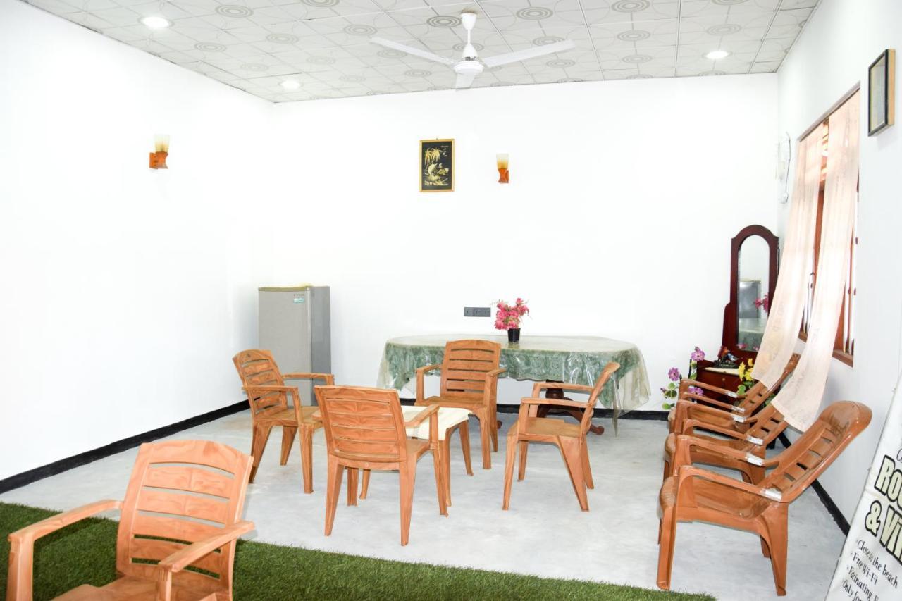 Tharaka Homestay เวลิกามา ภายนอก รูปภาพ