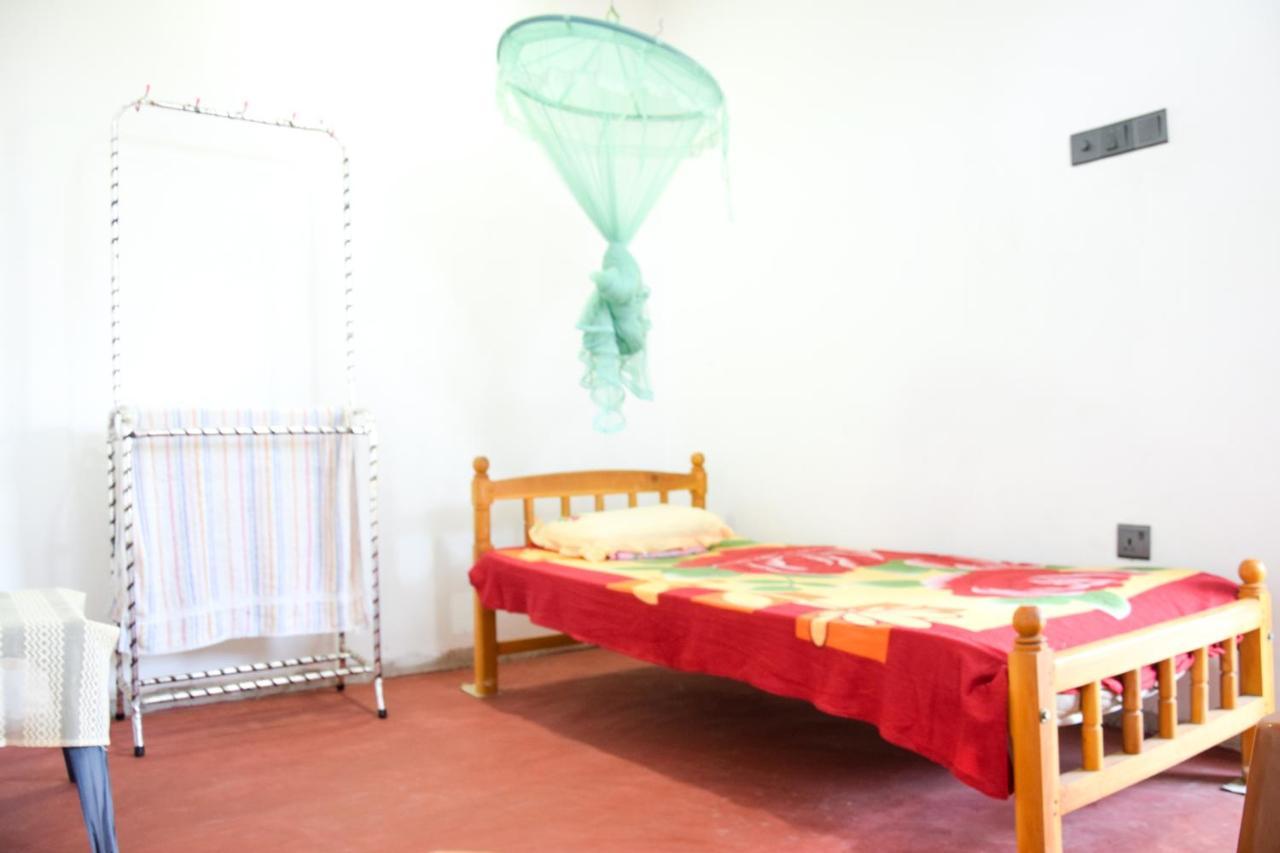 Tharaka Homestay เวลิกามา ภายนอก รูปภาพ