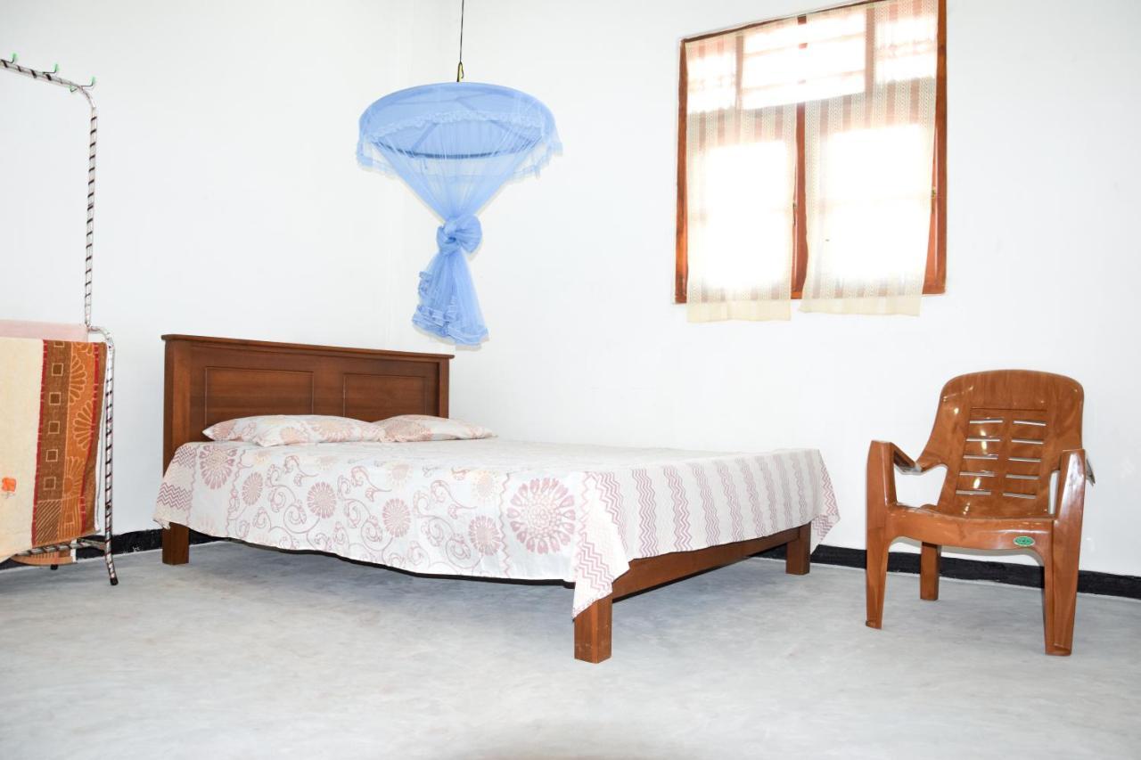 Tharaka Homestay เวลิกามา ภายนอก รูปภาพ