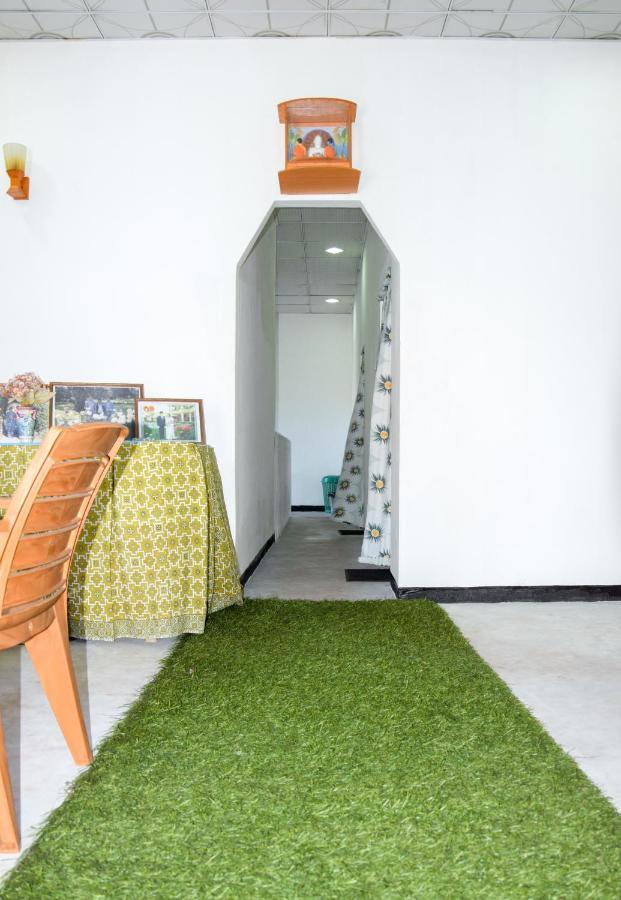 Tharaka Homestay เวลิกามา ภายนอก รูปภาพ